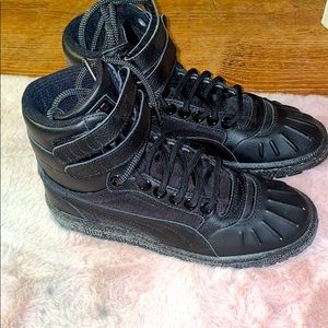 Kids size:US 4.5 Puma Contact black shoes